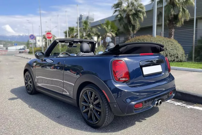 Mini Cooper S вид спереди