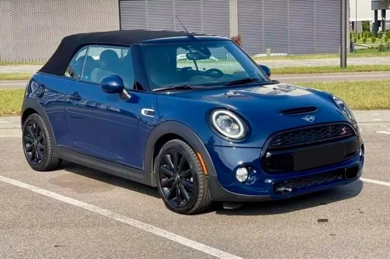 Mini Cooper S вид сбоку