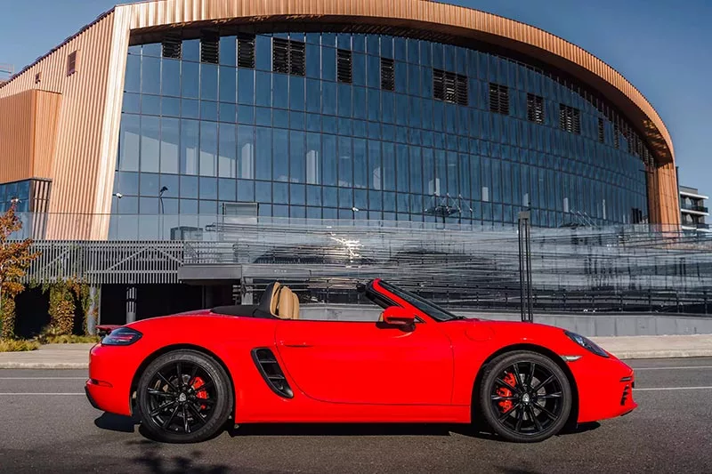 Porsche Boxster S вид сбоку