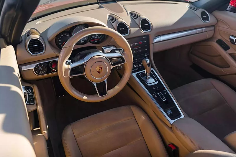 Porsche Boxster S салон