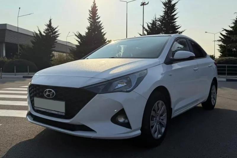 Аренда Hyundai Solaris без водителя в Сочи